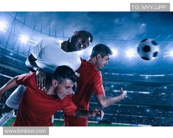 绿茵场上追逐梦想的球星背影映照无尽拼搏与荣耀时刻